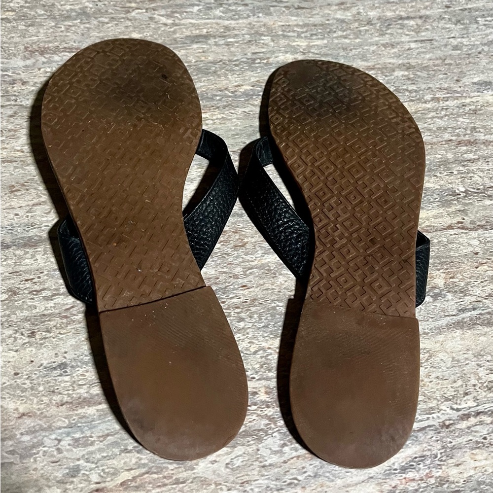 Tory Burch Black Leather Thong Sandals with Gold Accent - Picture 16 of 16